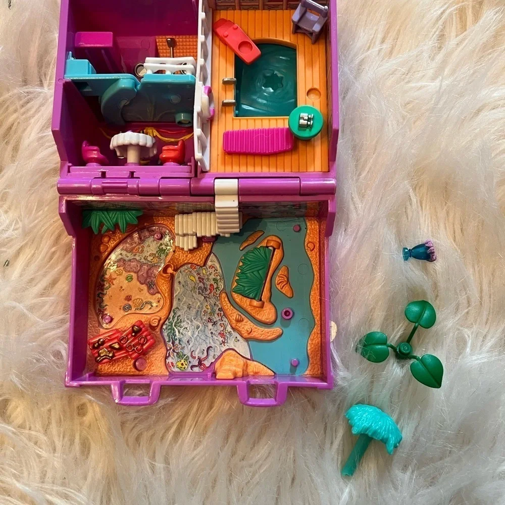 Vtg 1996 Bluebird Polly Pocket Surf n' Swim Island Beach with pieces
